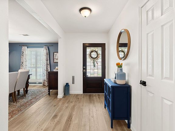 3rd image of 10619 Cranbrook Rd