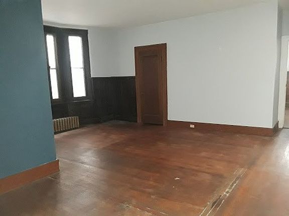 5th image of 1436 N Astor St #3