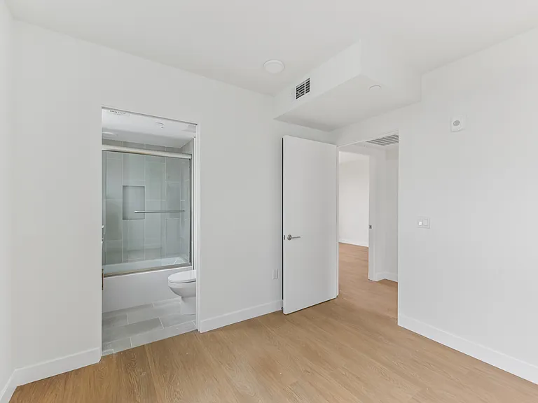 8900Ramsgate — Photo 112
