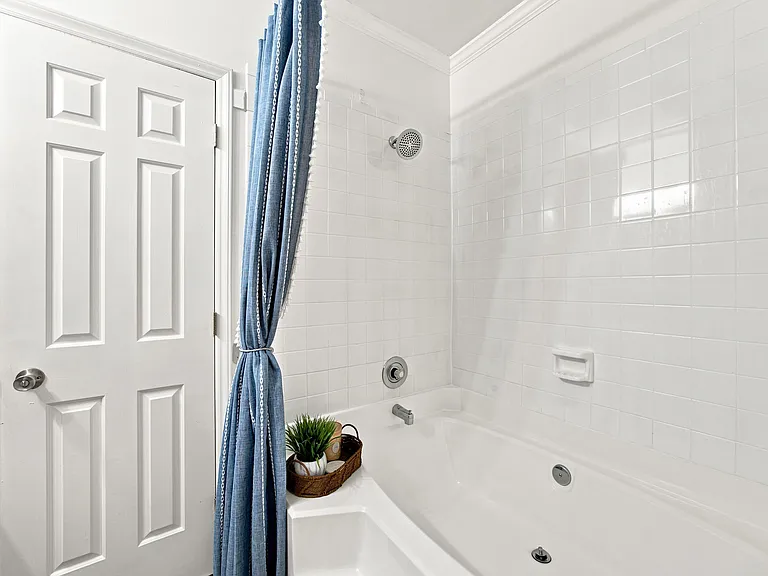 3200 Selwyn Farms Ln #1 — Photo 15