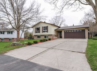 33 Saint Patricks Dr, Springwater, ON L0L2K0