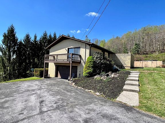 3rd image of 141 Marianna Ln