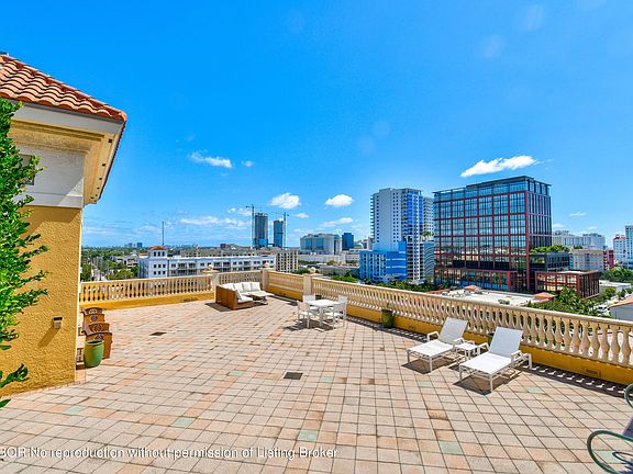 4th image of 403 S Sapodilla Ave #812