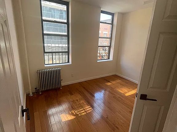 3rd image of 138 Orchard St APT 11