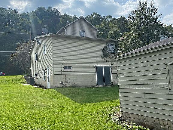 5th image of 230 E Jackson St
