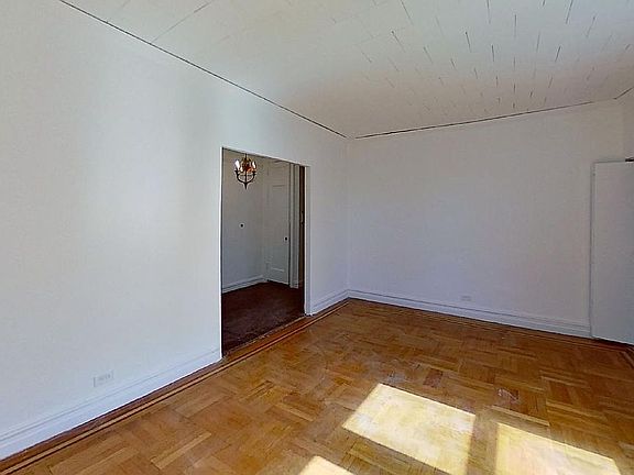 4th image of 2925 Matthews Ave APT 6J