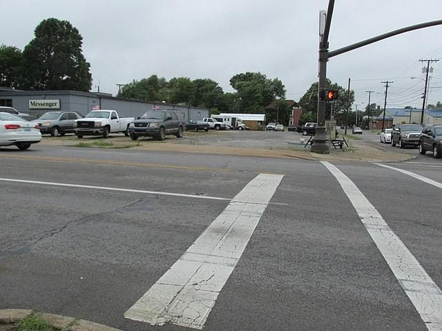 1st image of 207 S Main St