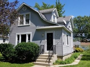 302 N Maple St, Grant Park, IL 60940