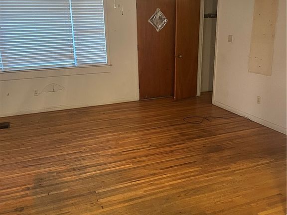 2nd image of 4426 Reichhold Rd