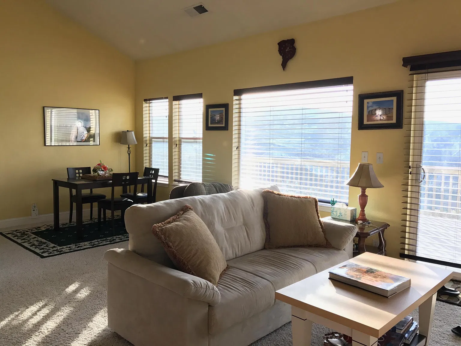 3 bed, 2.5 bath, 1460 sqft, $2,800 — Photo 3