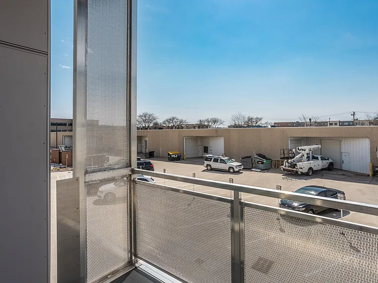 400 SW 7th St #206 — Photo 9