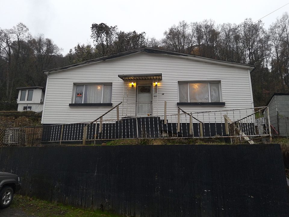 1st image of 911 Fayette Pike