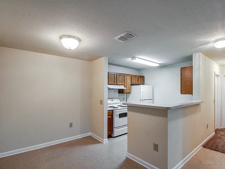 Hallmark at Oak Ridge Apartments — Photo 16