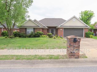 3606 SE 8th St, Bentonville, AR 72712