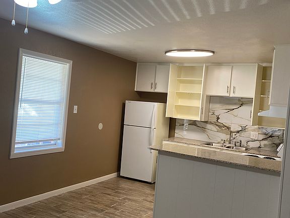4th image of 1807 Young Cir #B