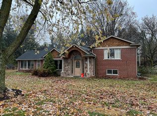 48441 N Territorial Rd, Plymouth, MI 48170