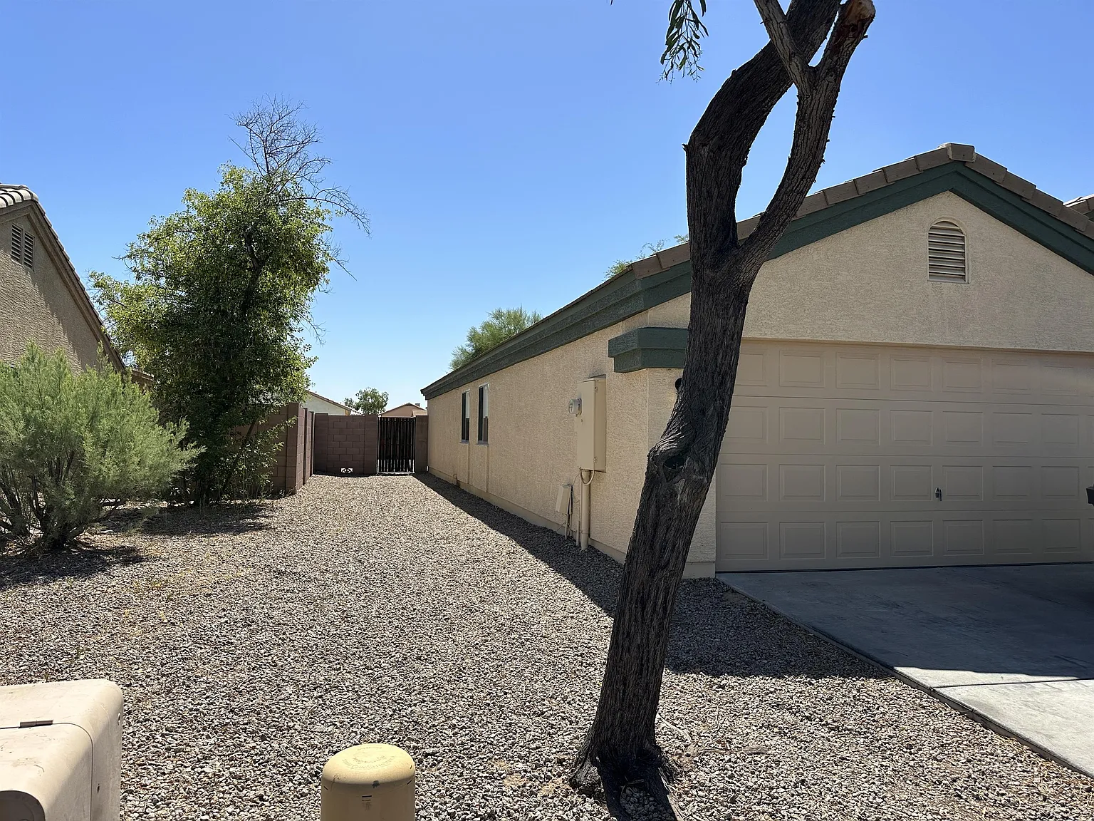 438 - 2425 S 159th Ln - 1 — Photo 3
