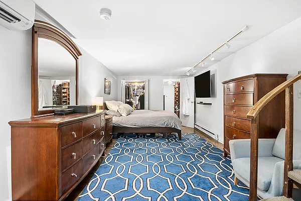 Sold by Compass | media 5