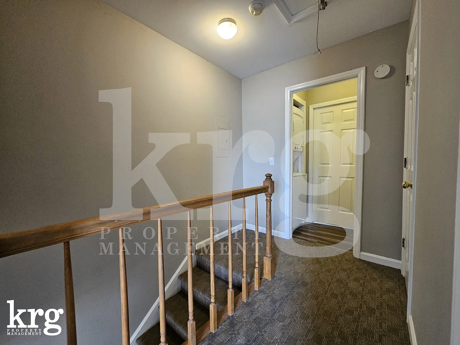 521 Tate Street - B — Photo 2