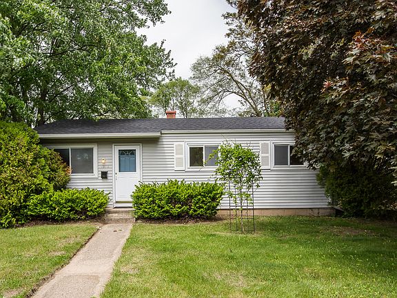 3rd image of 1398 Hunter Ave