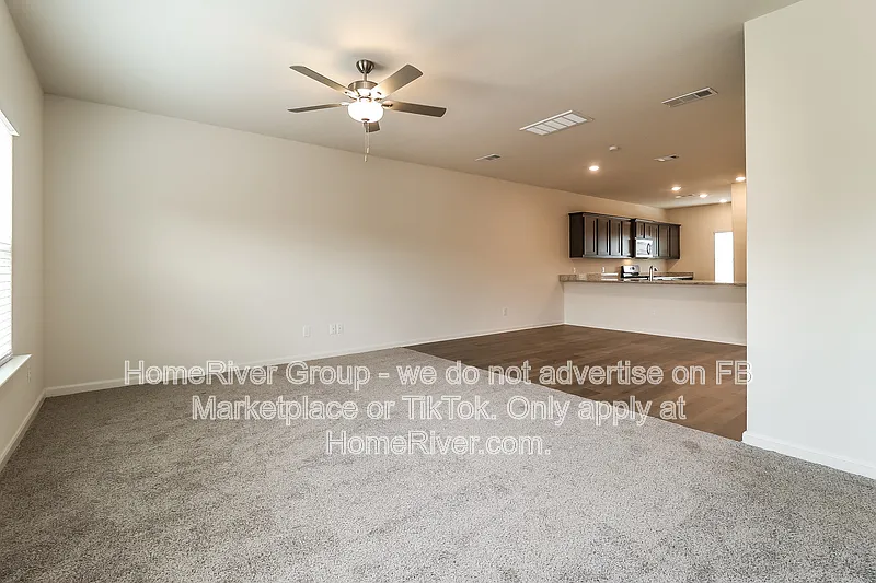 5 bed, 2.5 bath, 2733 sqft, $2,695 — Photo 3