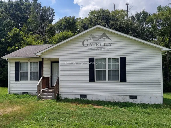 22 King Row, Thomasville, NC 27360