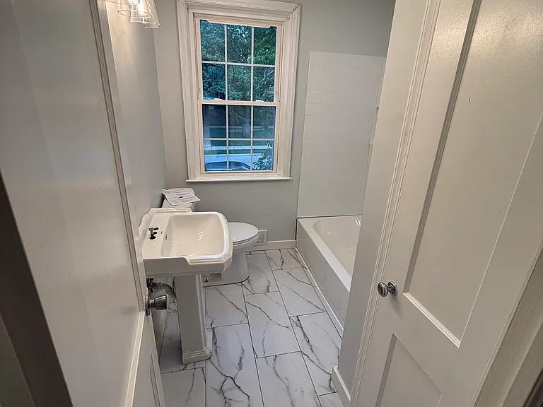161 Dumbarton Rd — Photo 4