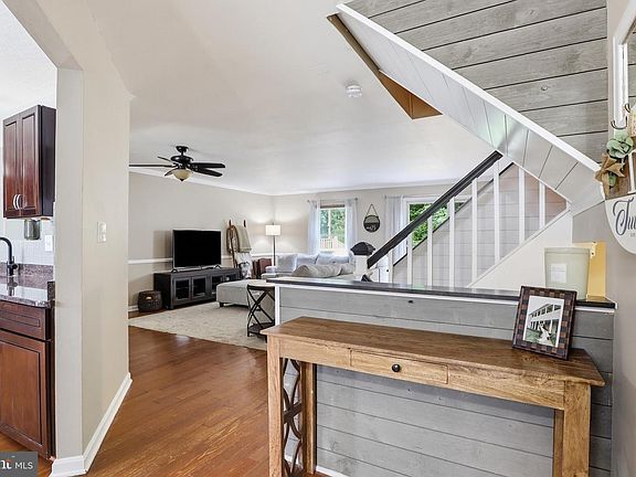 5th image of 923 Buckland Pl