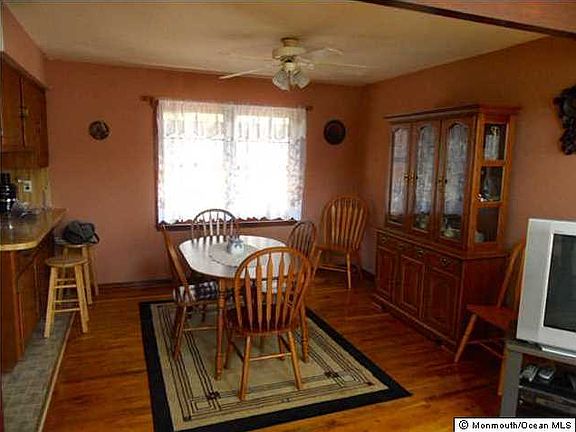 3rd image of 1476 Kerry Ct