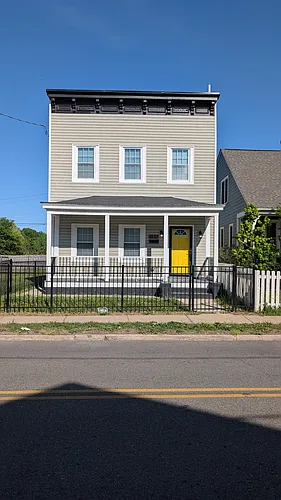 1613 Monteiro Ave Photo 1