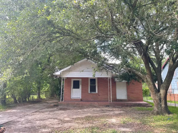 1435 Bolivar St, Beaumont, TX 77701