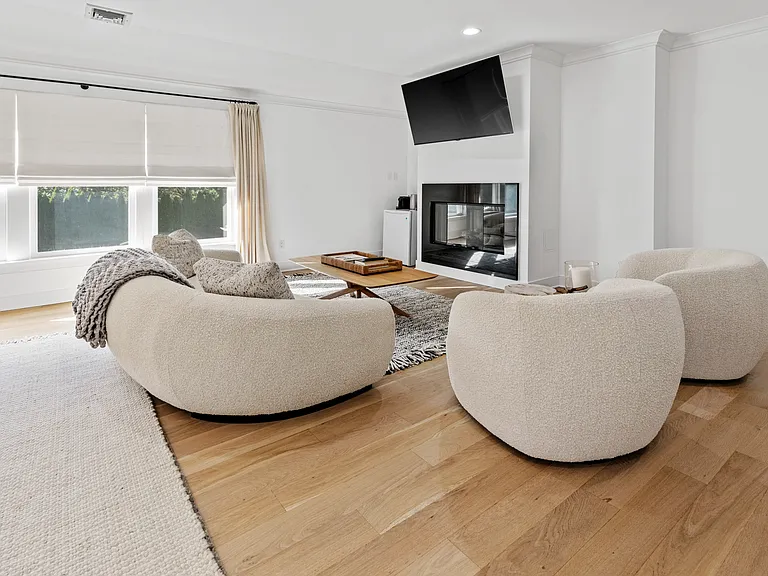 81 Leos Ln — Photo 29