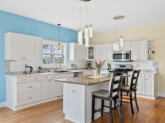 4th image of 3055 Maritime Forest Dr
