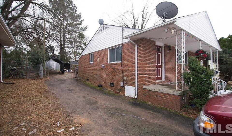 2nd image of 1118 Fiske St