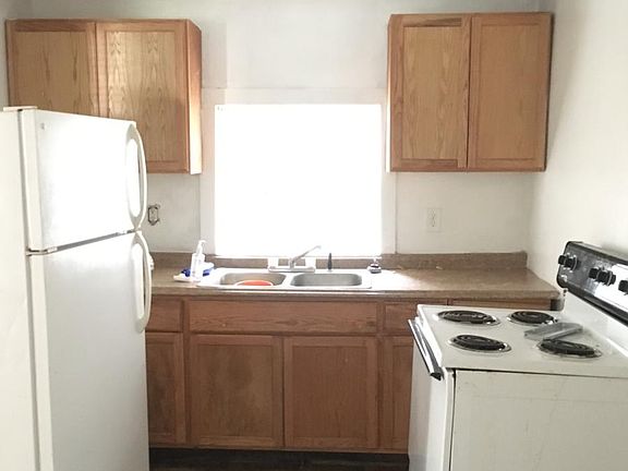 3rd image of 1600 Keith St