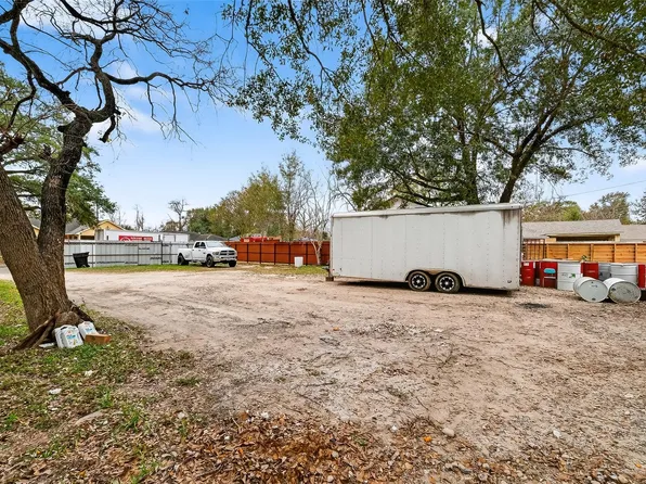 5931 Southmund St, Houston, TX 77033