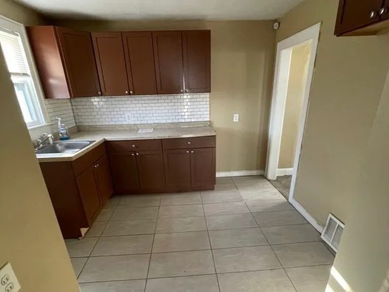 3236 Walnut St — Photo 4