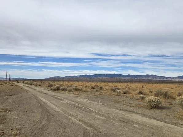 Holiday Ave, Rosamond, CA 93560