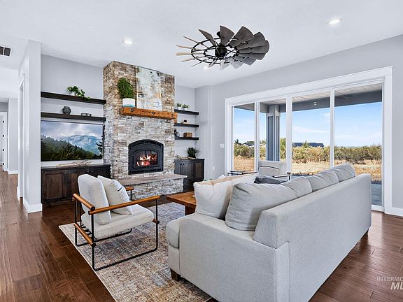 5th image of 5472 W Overland Rd