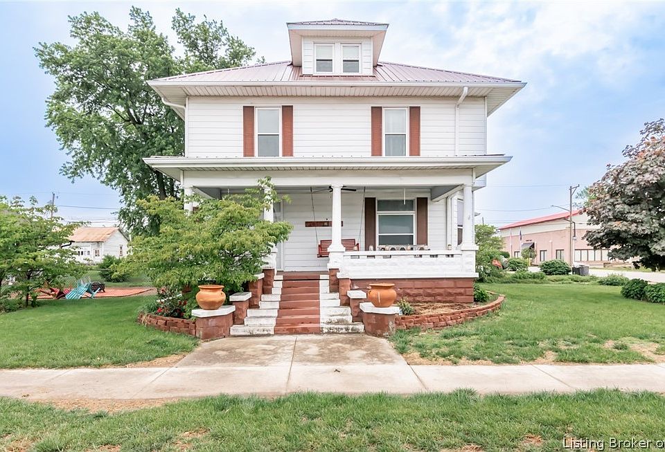 1st image of 220 N Maple Street