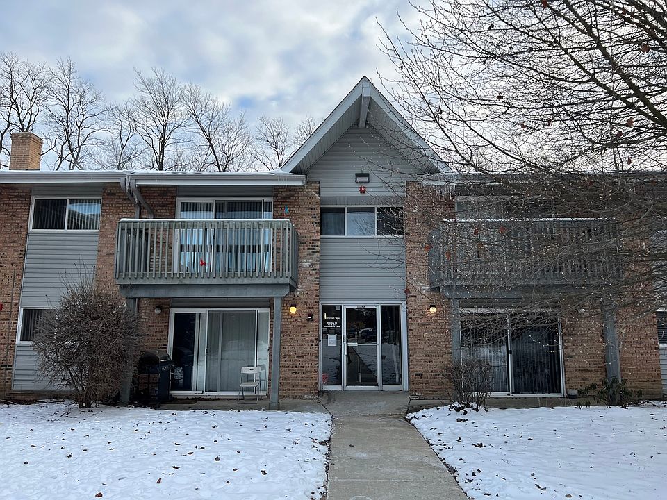 1st image of 16W611 Mockingbird Ln APT 205