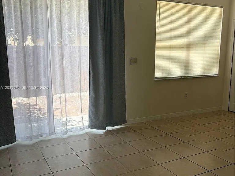12393 SW 124th Ter — Photo 5
