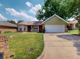 928 Thistle Ridge Ln, Arlington, TX 76017