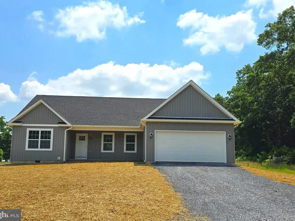 253 Grubb Lndg, Inwood, WV 25428