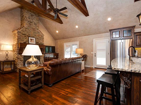 5th image of 3338 W Springview Street