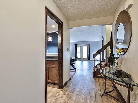 3rd image of 1533 Regency Dr N