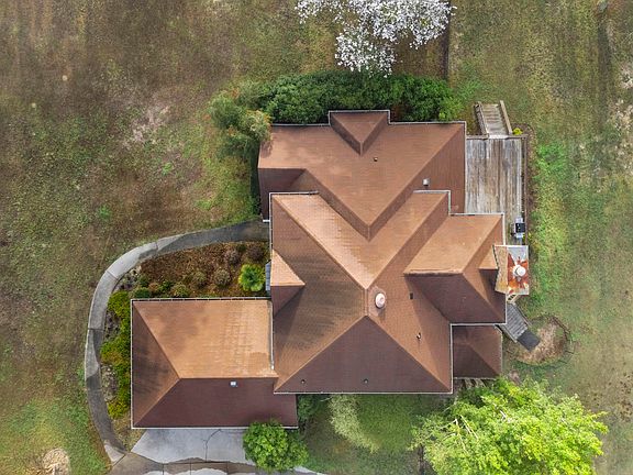 3rd image of 401 Sudlow Lake Rd