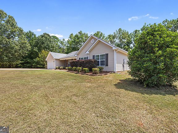 3rd image of 30 Watson Rd