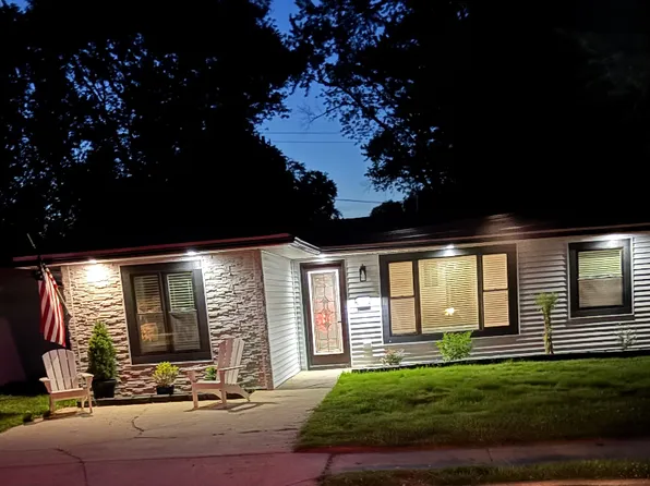 408 E High St, Morris, IL 60450