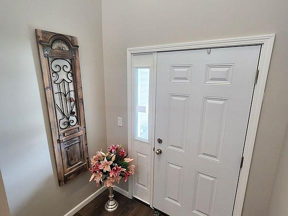 3rd image of 2612 Market Ln